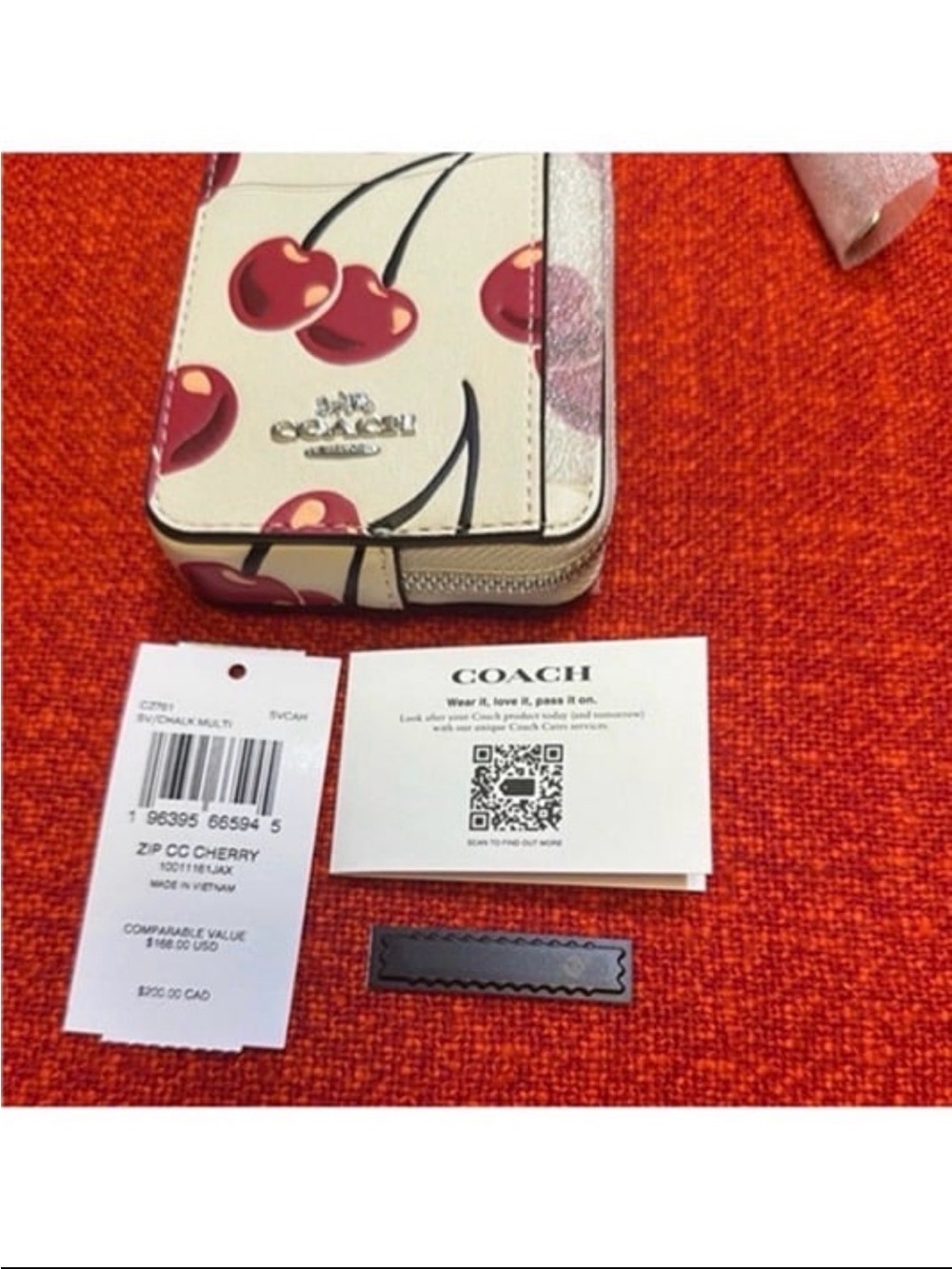 ❤️❤️❤️Coach Zip card case with cherry print ❤️❤️❤️ - Picture 5 of 5